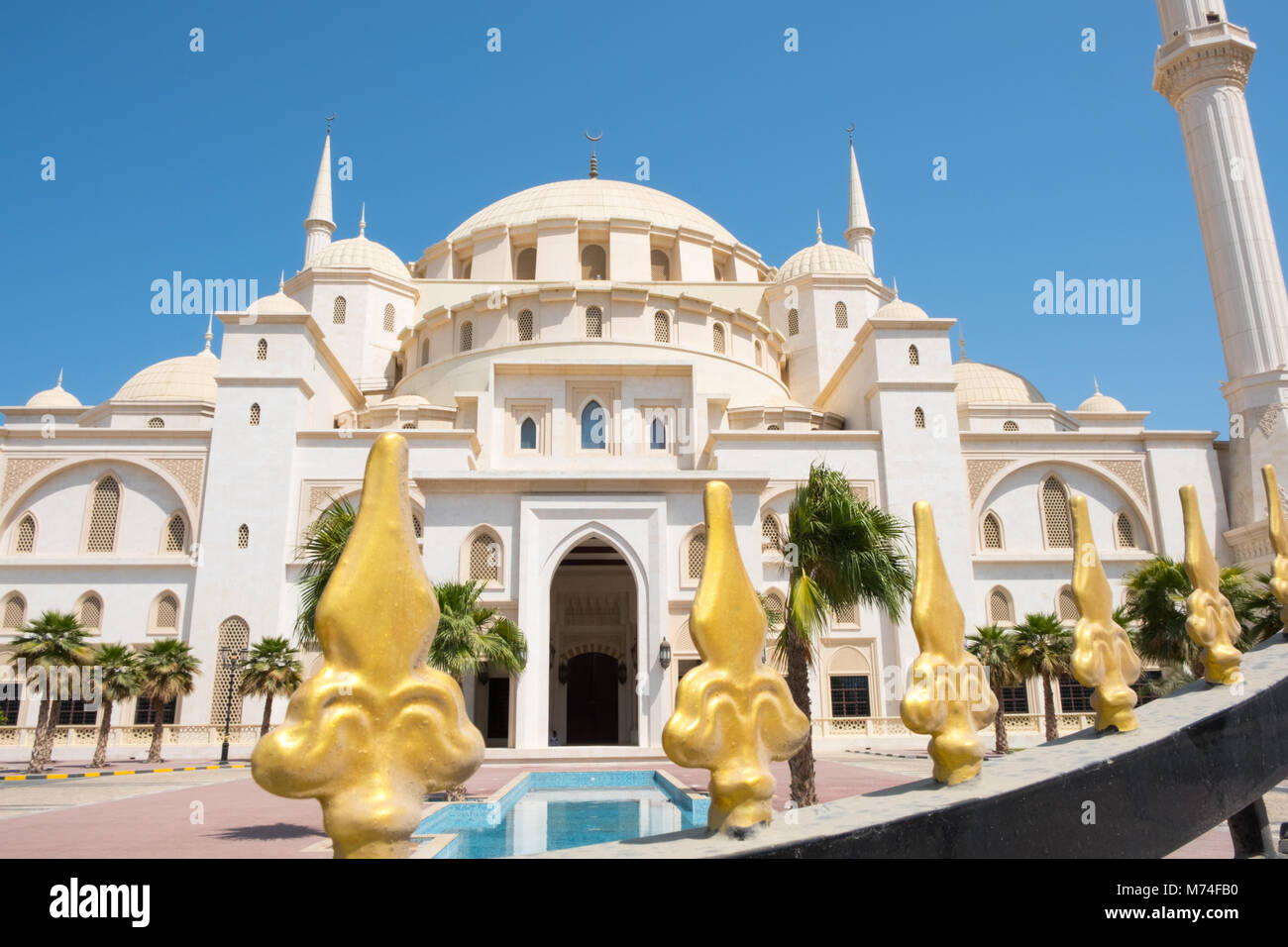La Mosquée Sheikh Zayed, Fujairah, Émirats Arabes Unis Banque D'Images
