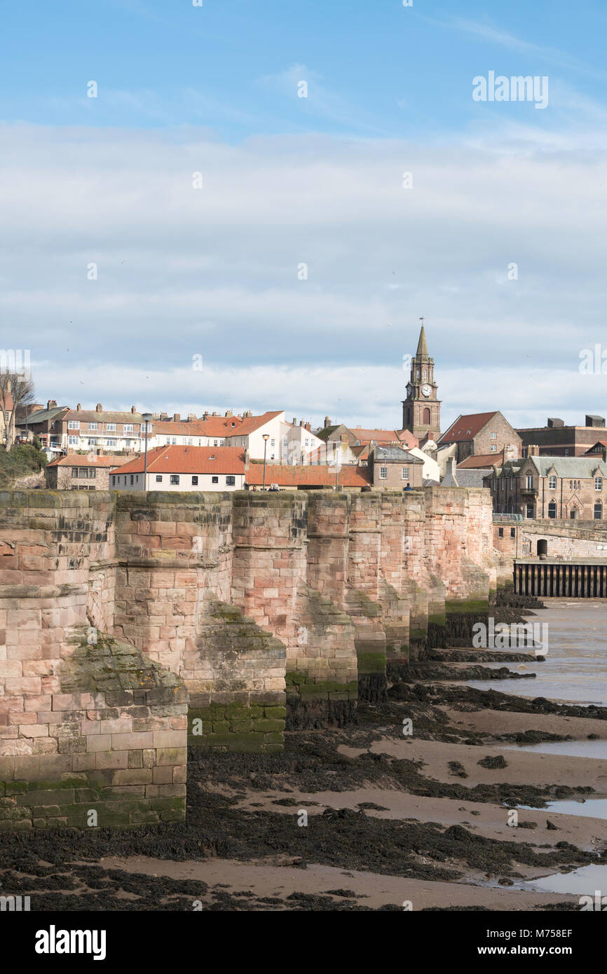 Berwick, Pont du 17ème siècle classé Grade I pont de pierre sur la rivière Tweed, Berwick upon Tweed, Northumberland, England, UK Banque D'Images