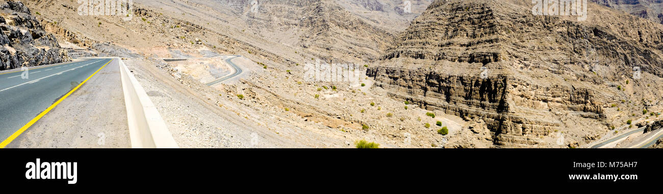 Route vers Jebel SIAE, Ras al Khaimah, Émirats Arabes Unis Banque D'Images