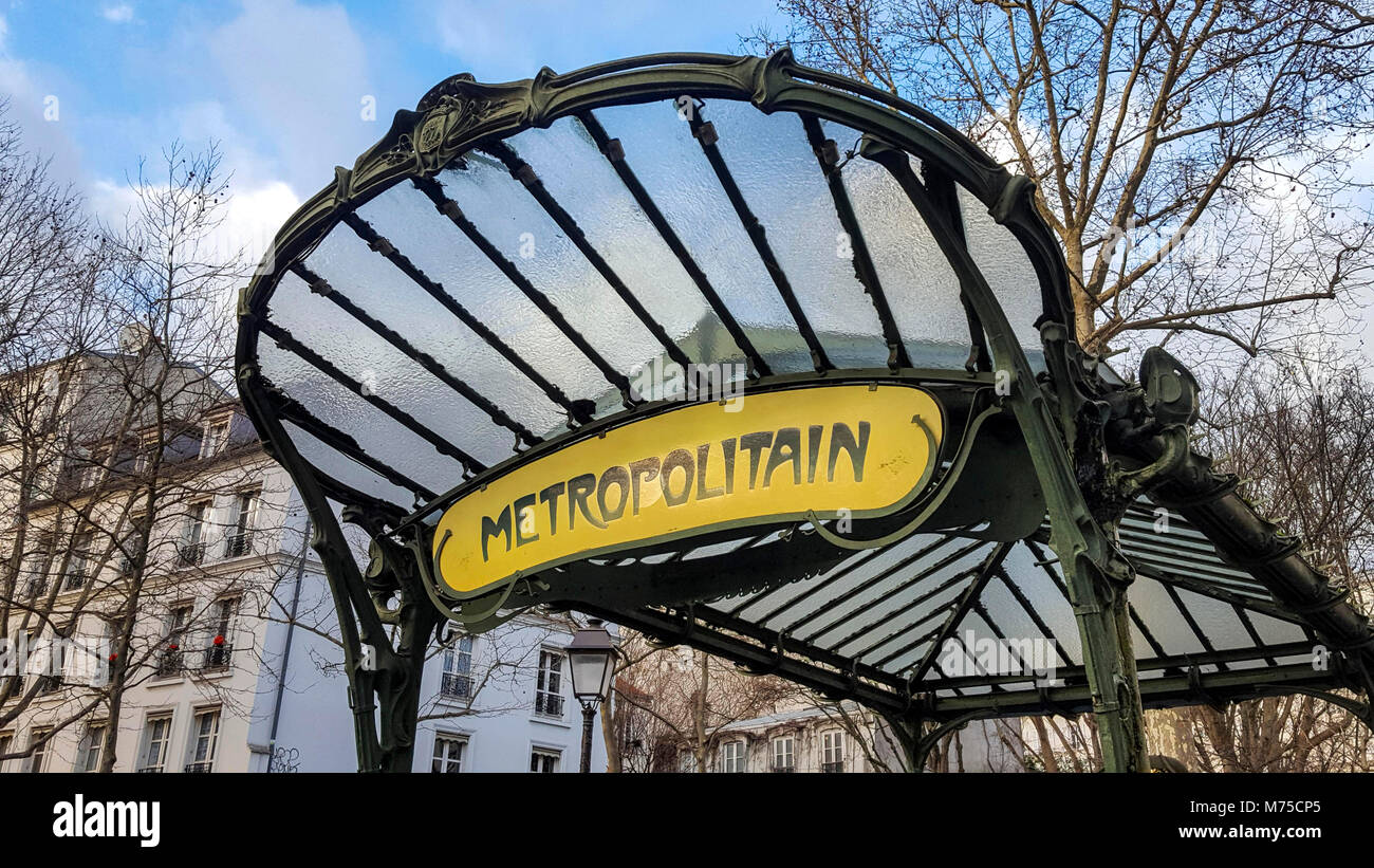 Entrée du métro Art Déco par Hector Guimard, Paris, France, Europe Banque D'Images