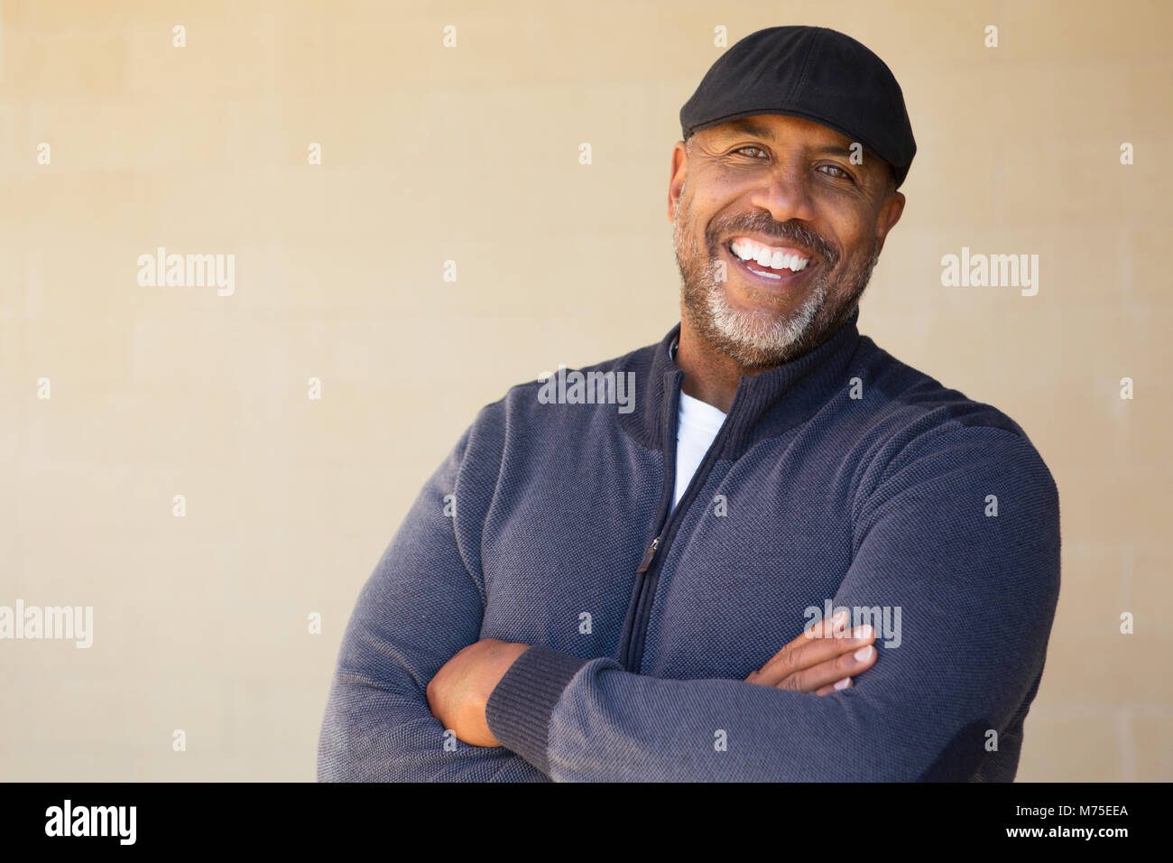 Young African American Man Smiling Banque D'Images