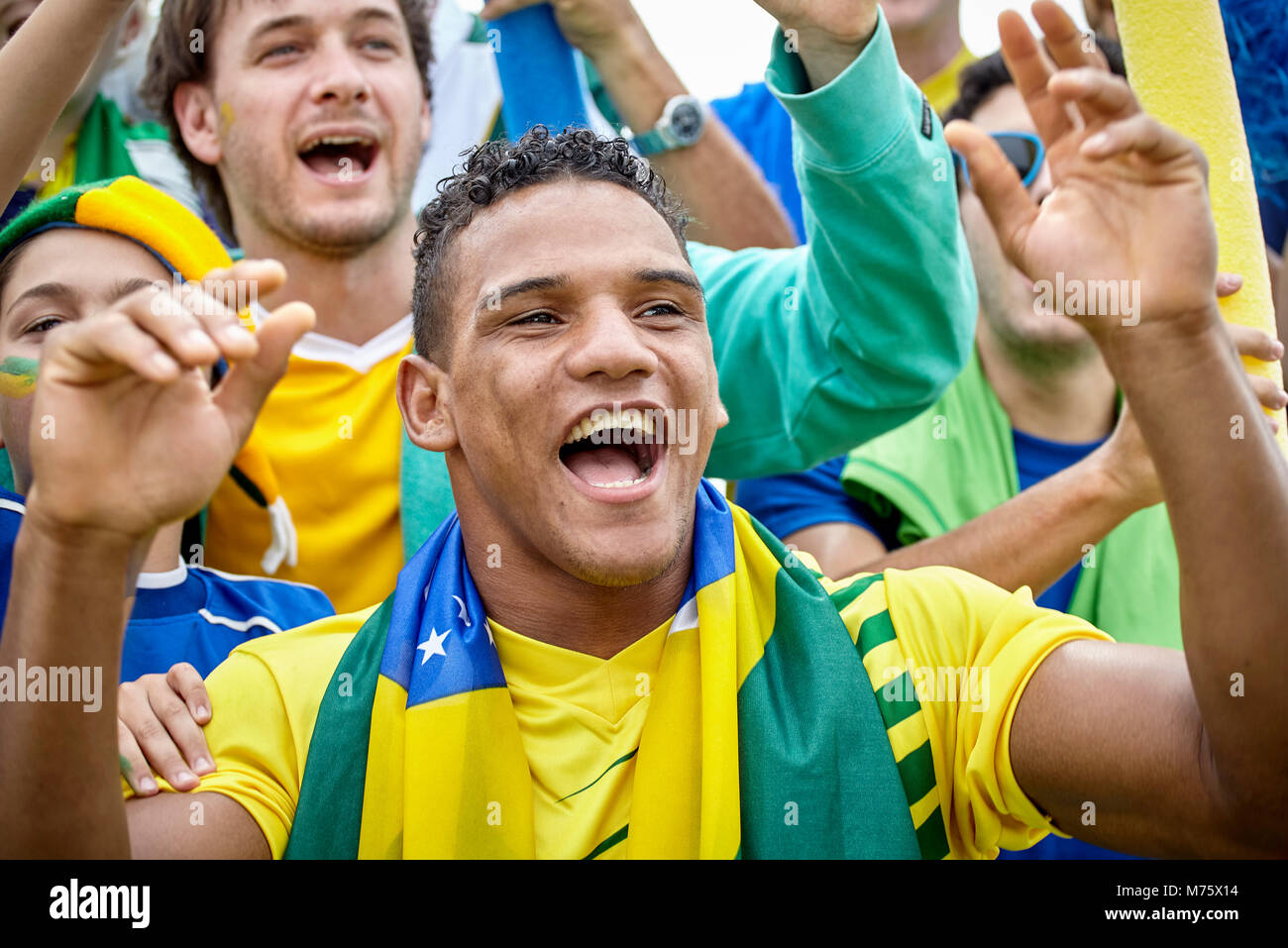 Les fans de football brésilien de match Banque D'Images