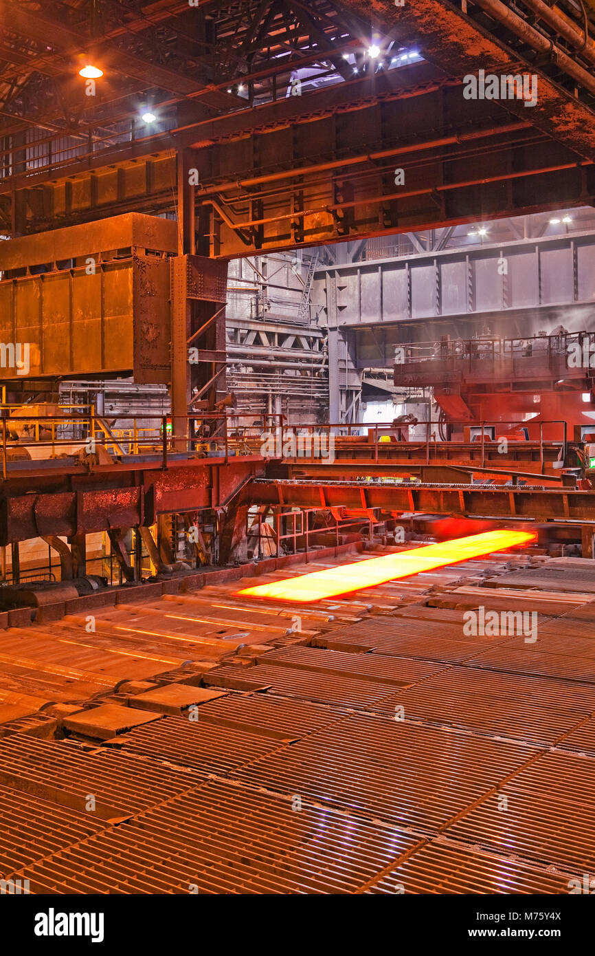L'intérieur d'un bâtiment utilisé dans l'industrie de l'acier au Royaume-Uni Banque D'Images