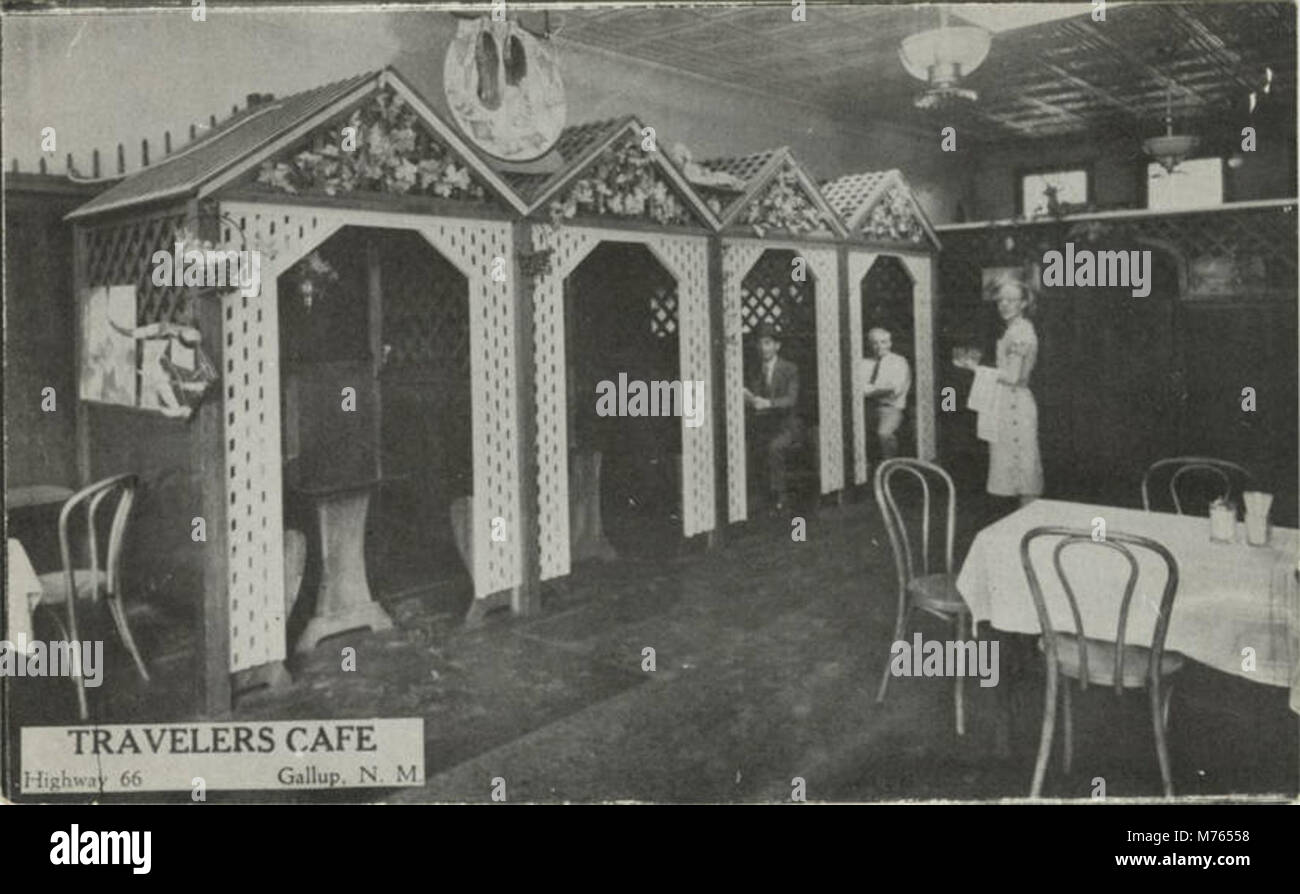 Log Cabin court est un site historique connu pour son architecture rustique et sa connexion avec les premiers établissements américains. Il reflète la simplicité et la praticité de la vie des pionniers au XIXe siècle. Banque D'Images