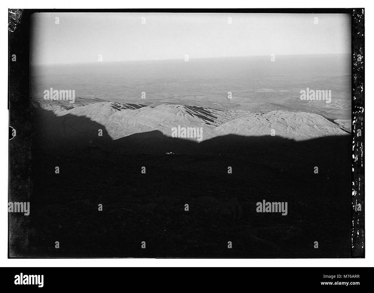 Photographie tirée d'un voyage au mont Hermon en octobre 1933, montrant le paysage et les vues de la montagne au début du XXe siècle. Banque D'Images