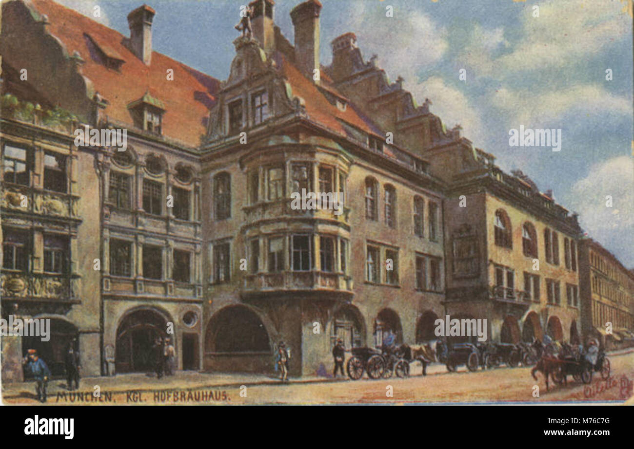 Une photographie du KGL. Hofbrauhaus à Munich, présentant son architecture bavaroise traditionnelle et son importance historique en tant que brasserie populaire dans la ville. Banque D'Images