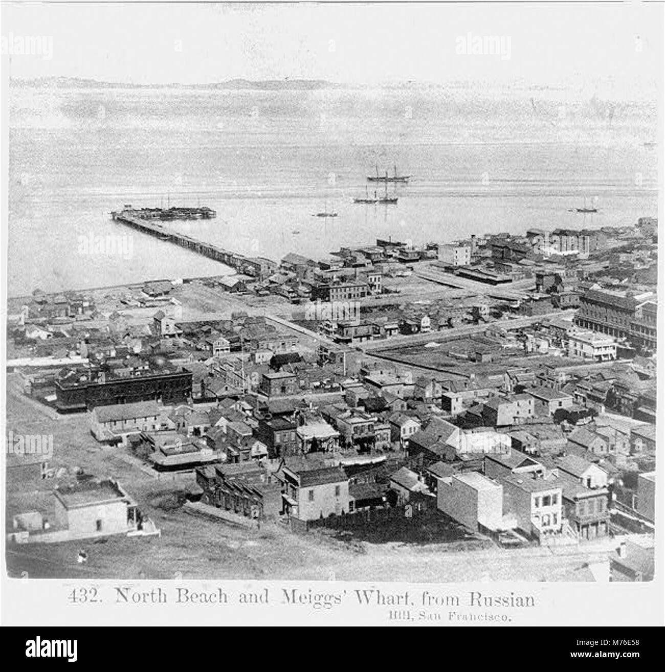 Une vue de North Beach et de Meiggs' Wharf, prise depuis Russian Hill à San Francisco, mettant en valeur le front de mer et le paysage de la ville. Banque D'Images