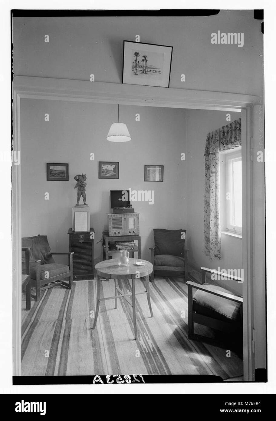 L'intérieur des bureaux du Commandement Army Educational corps, présentant un espace dédié à l'éducation et à la formation militaires, peut-être en temps de guerre. Banque D'Images