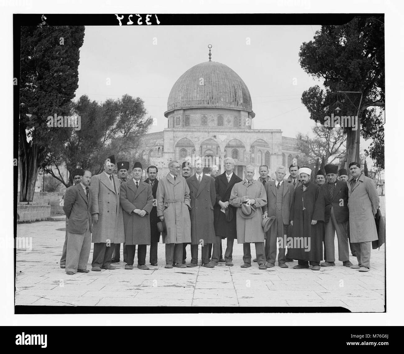 La Commission d'enquête sur la Palestine, mars 1946. Près de groupe jusqu'à dôme du Rocher LOC.12890 matpc mosquée Banque D'Images