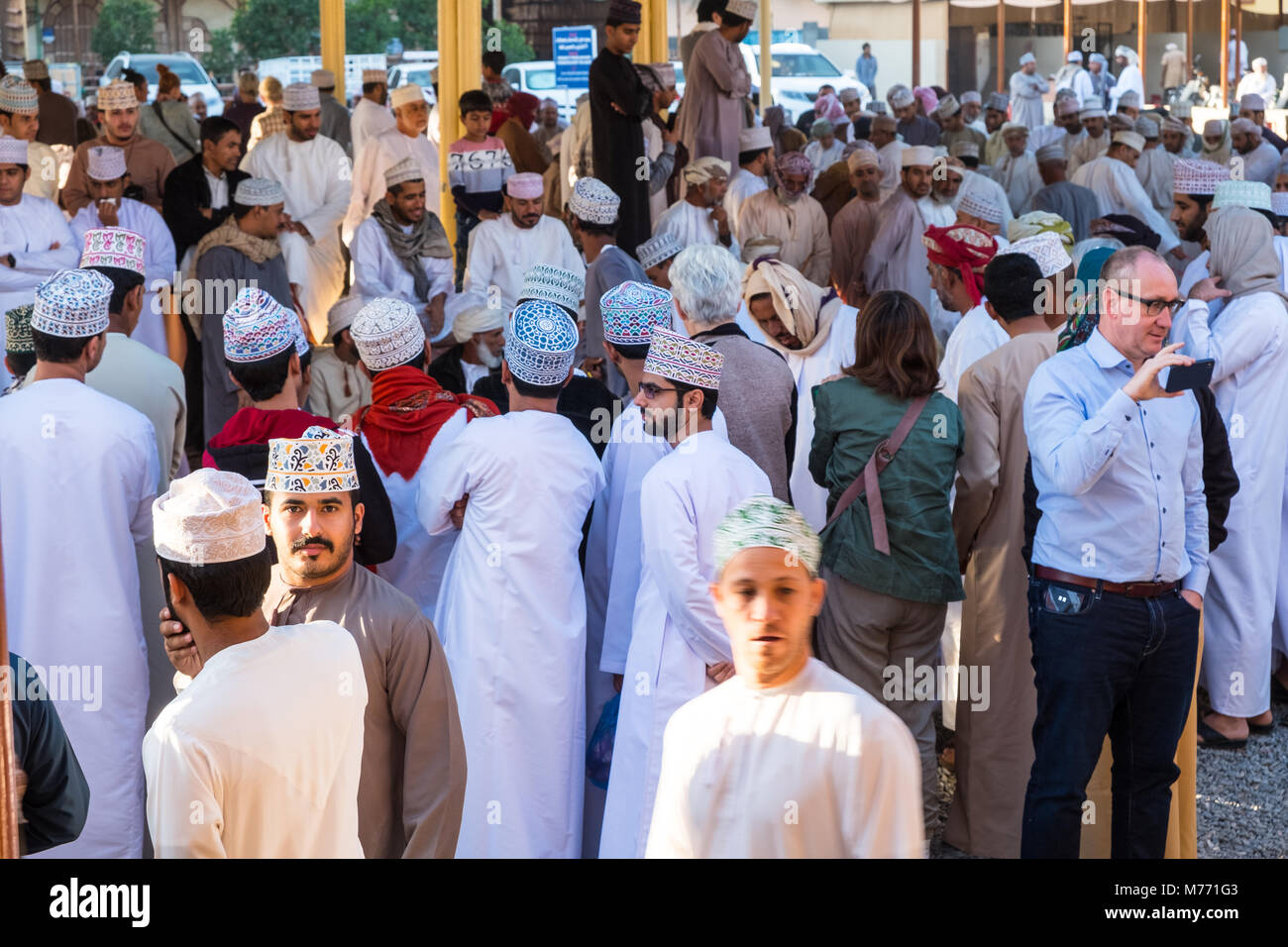 Scène sur le marché, la chèvre de Nizwa Nizwa, Sultanat d'Oman Banque D'Images