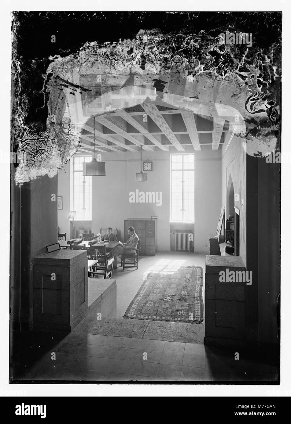 Une photographie du bâtiment du YMCA à Jérusalem, illustrant son rôle dans la ville en tant que centre d’activités communautaires et sociales. Banque D'Images