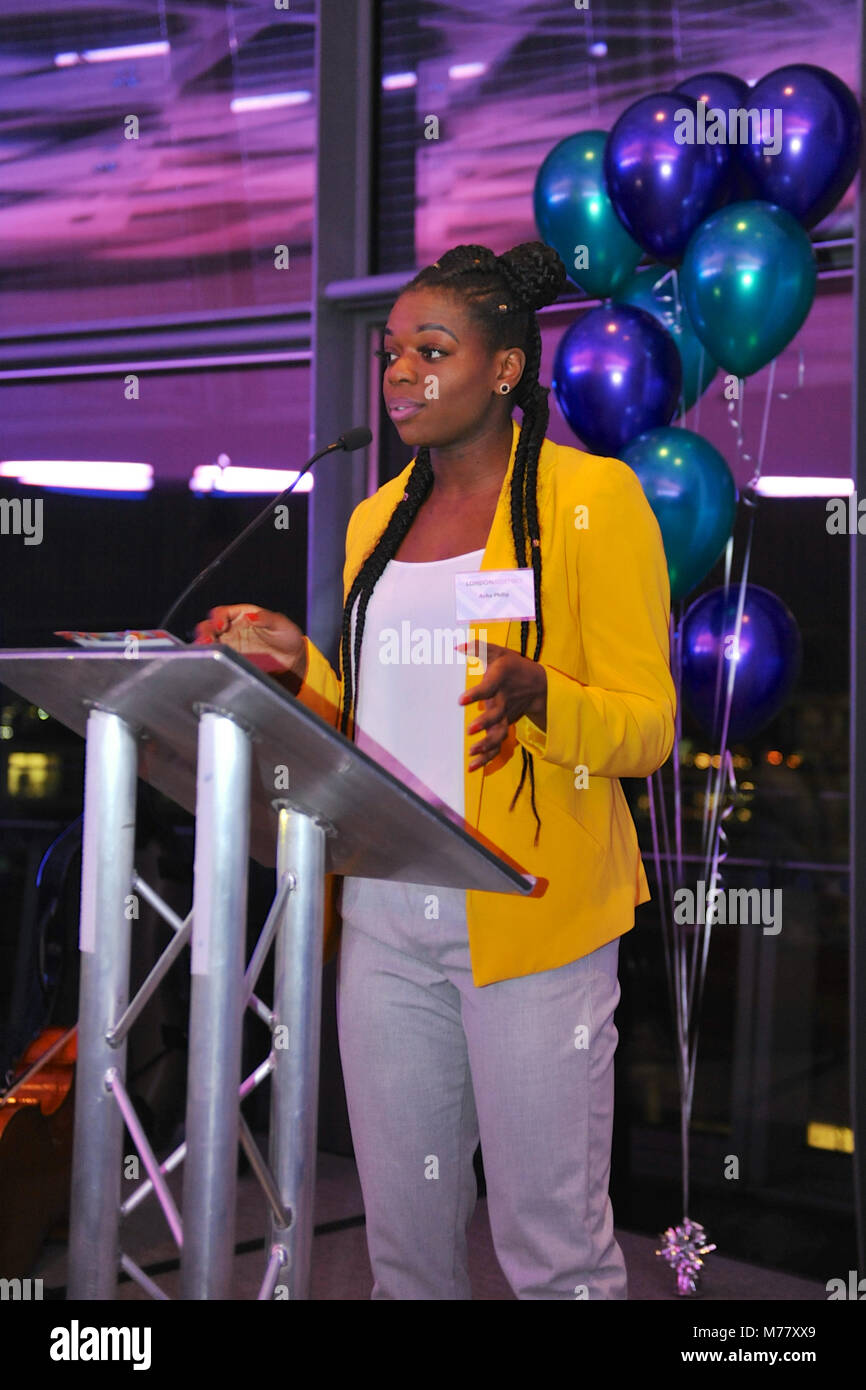 Londres, Royaume-Uni. 8 mars, 2018. Asha Philip (athlète olympique et 4x100m médaillé de bronze) lors d'une réception dans l'événement à l'Hôtel de ville de Londres pour célébrer la Journée internationale de la femme, présidée par le président de l'Assemblée de Londres, Jennette Arnold OBE AM. Crédit : Michael Preston/Alamy Live News Banque D'Images