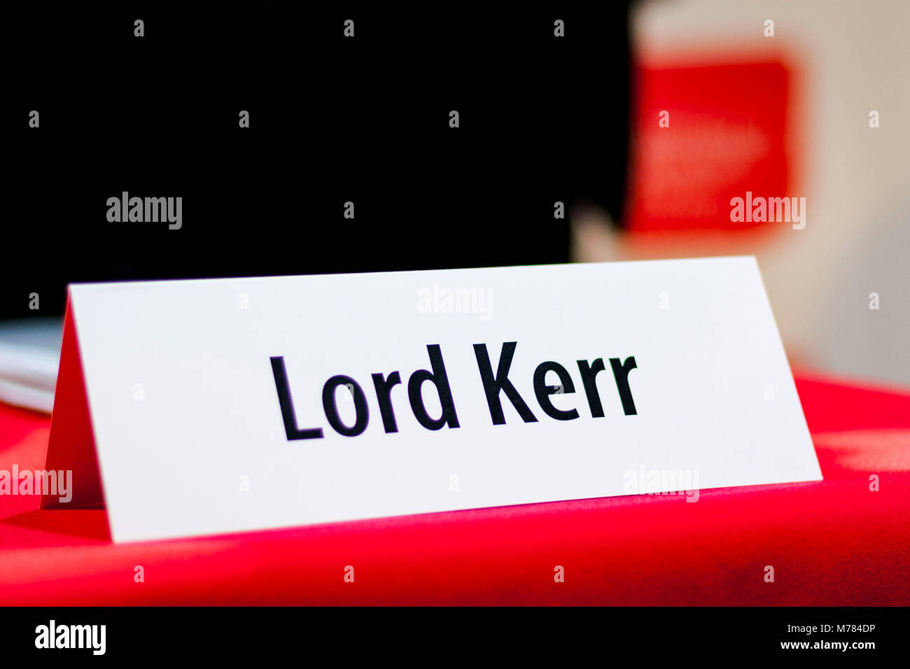 CARDIFF, ROYAUME-UNI. John Kerr, baron Kerr de Kinlochard, ancien ambassadeur britannique auprès de l'UE, a accueilli un discours intitulé "Brexit: Le divorce sera préjudiciable, et pourrait-il être amiable" dans l'Atrium Theatre de l'Université du Sud-de-Galles. Crédit photographe : Matthew Lofthouse/Alay Live News. 09/03/2020. Banque D'Images