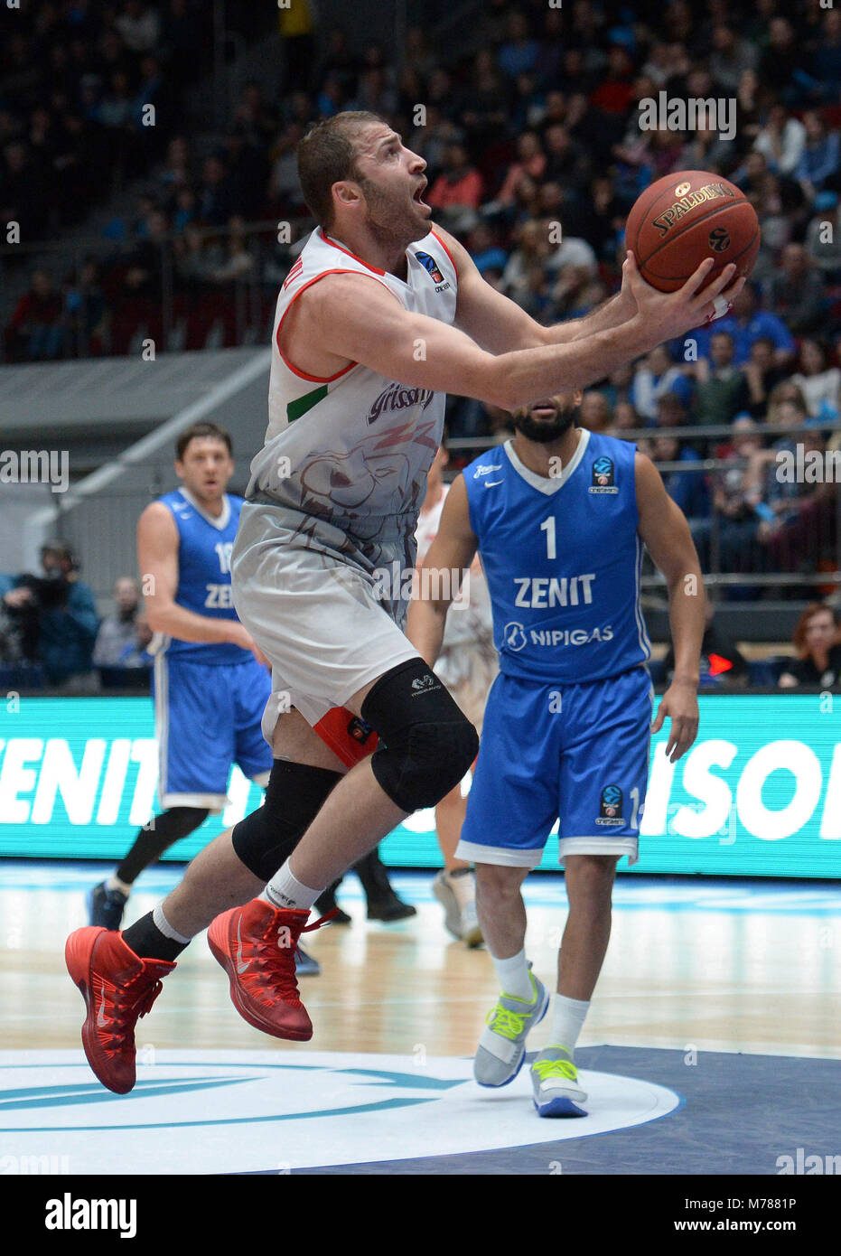 9 mars, 2018 - Saint-Pétersbourg, Russie - Russie, Saint-Pétersbourg, 9 mars 2018. Faire correspondre les 1/4 de finales de la coupe d'Europe de basket-ball, saison 2017/18 entre BC ''Zenit'' (St. Petersburg, Russie) et BC ''Reggio Emilia'' (Reggio Emilia, Italie). Dans la photo : player REDGE-EMILY Manuchar Markoishvili. (Crédit Image : © Andreï Pronin via Zuma sur le fil) Banque D'Images