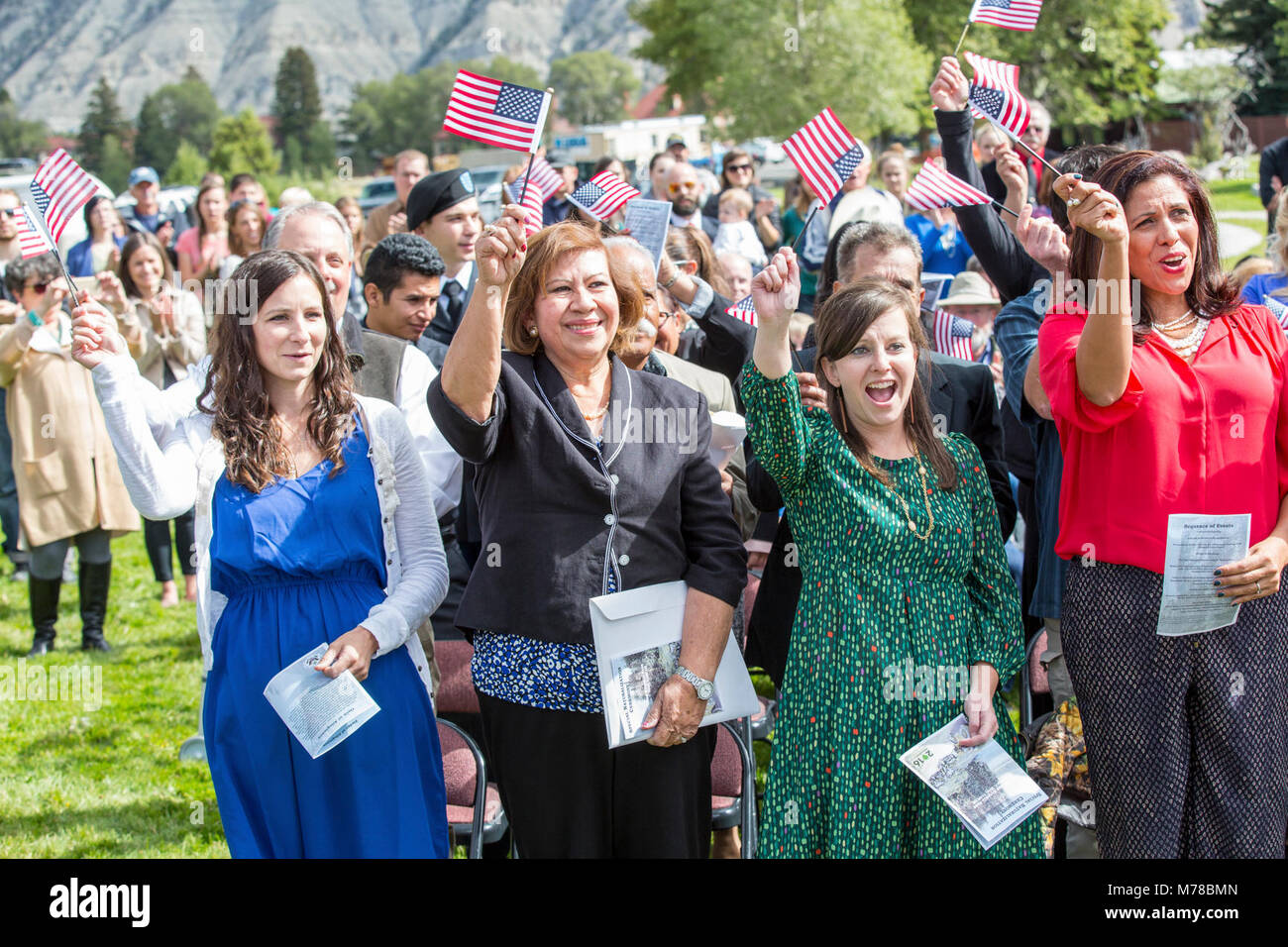 Cérémonie de naturalisation, le 7 septembre 2016. Les candidats fêtent leur nouveau statut de citoyens américains. Banque D'Images