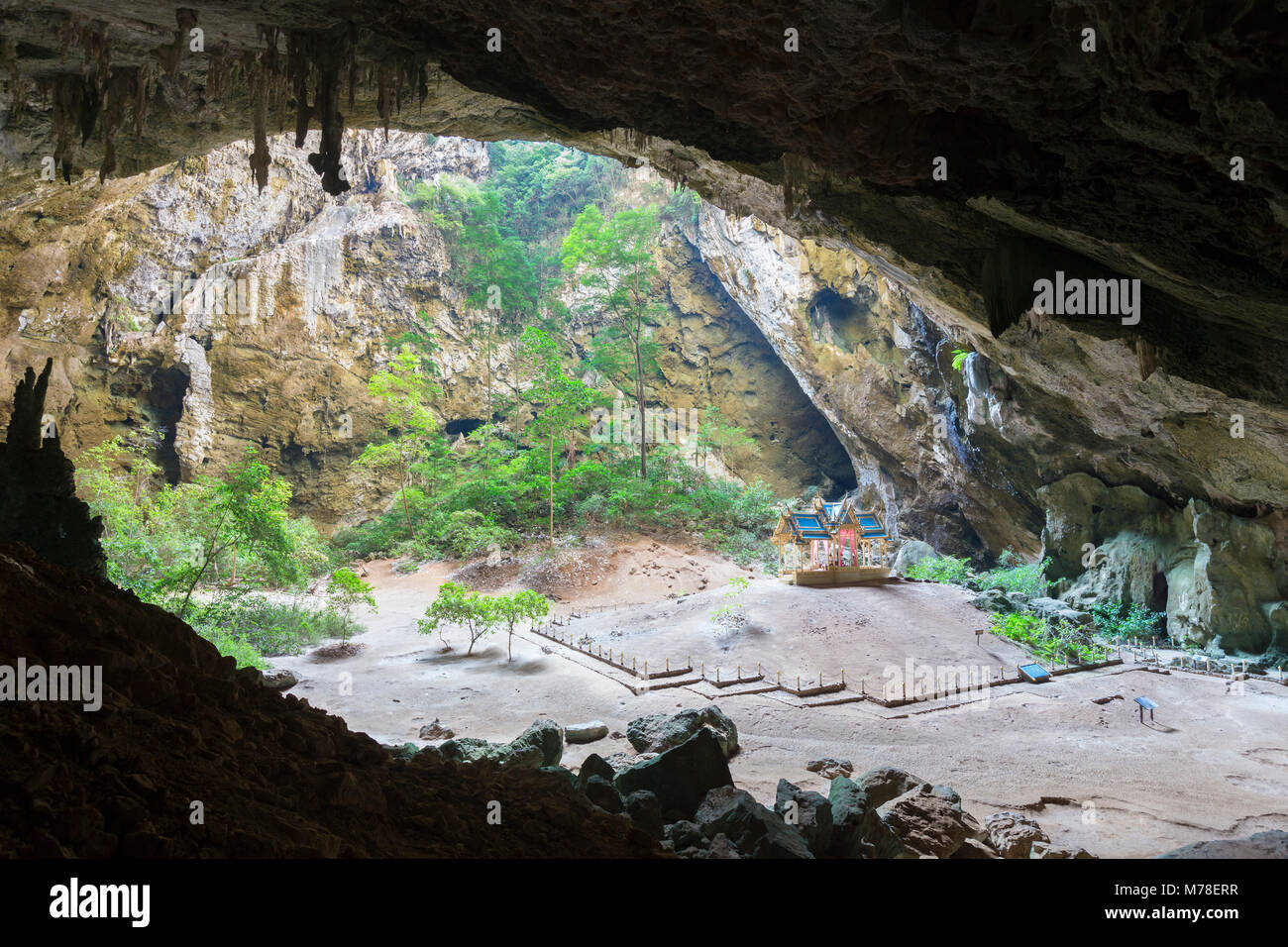 Grotte de Phraya Nakhon, Khao Sam Roi Yot national park, province de Prachuap Khiri Khan, Thaïlande Banque D'Images