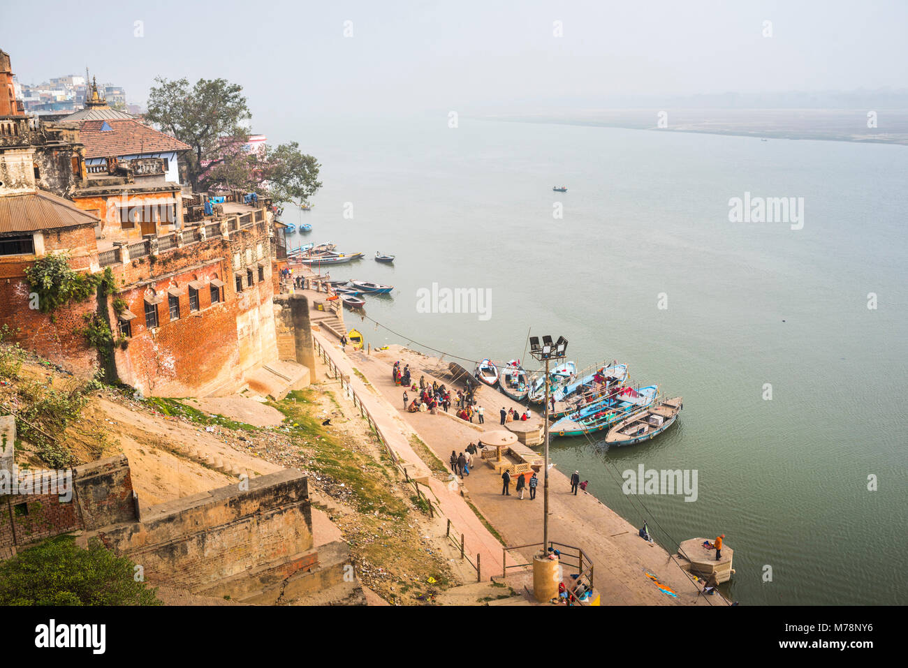 Rives du Gange à Varanasi, Uttar Pradesh, Inde, Asie Banque D'Images
