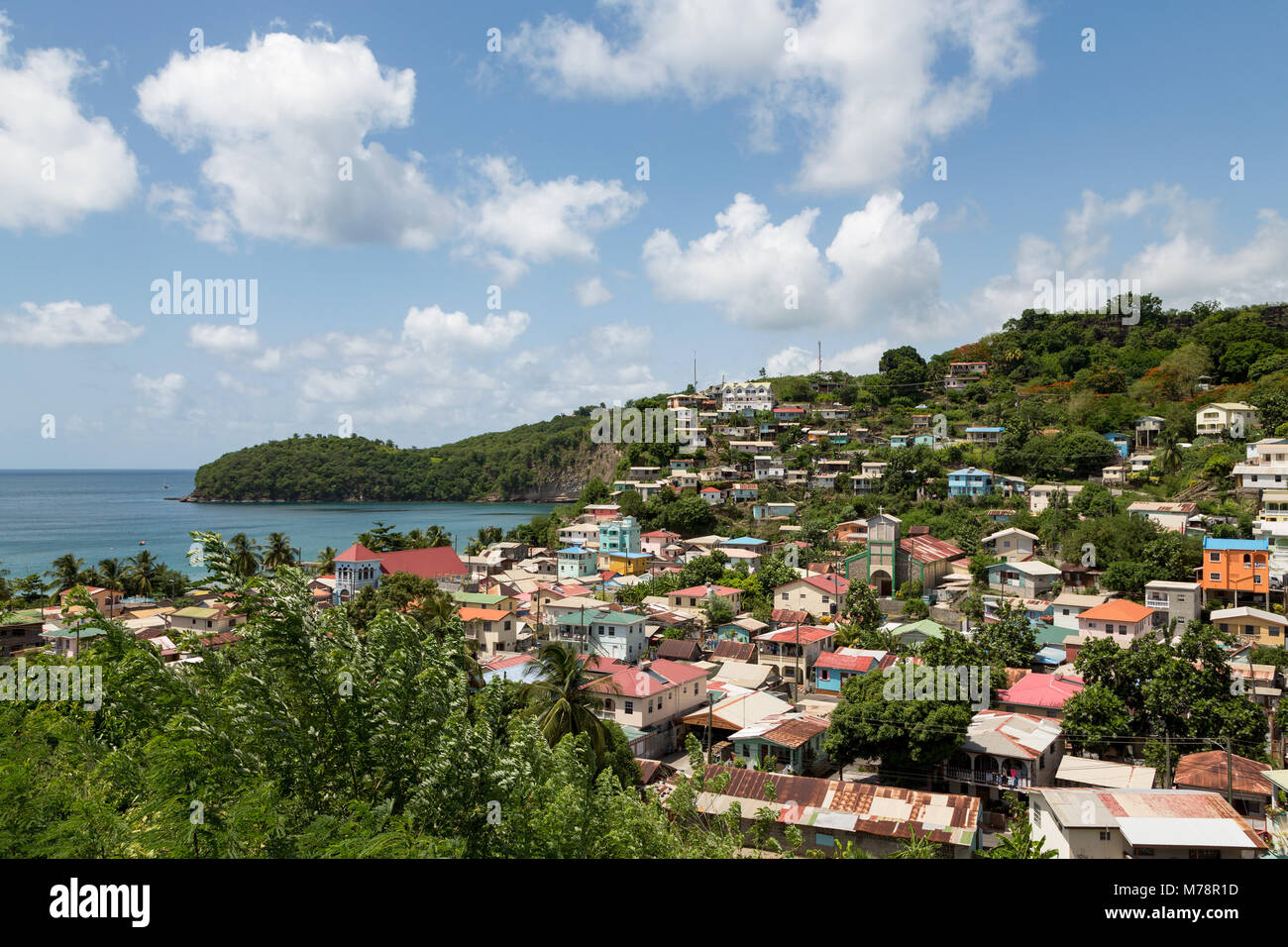 La petite ville de Canaries, avec 467 Bay au-delà, Sainte-Lucie, îles du Vent (Antilles Caraïbes, Amérique Centrale Banque D'Images