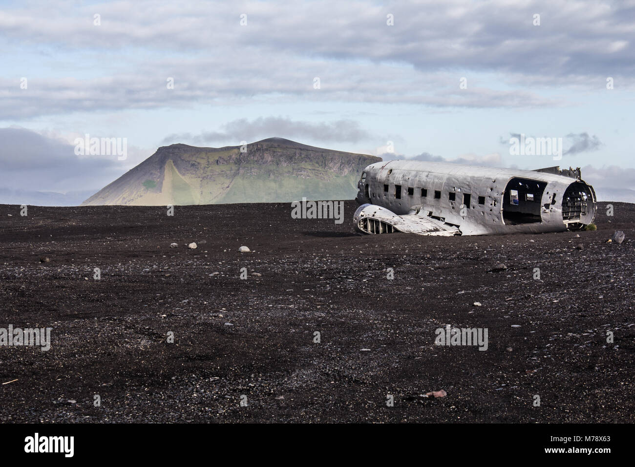 Crashed United States Navy Douglas DC-3 Super avion sur la plage de Sólheimasandur en Islande Banque D'Images