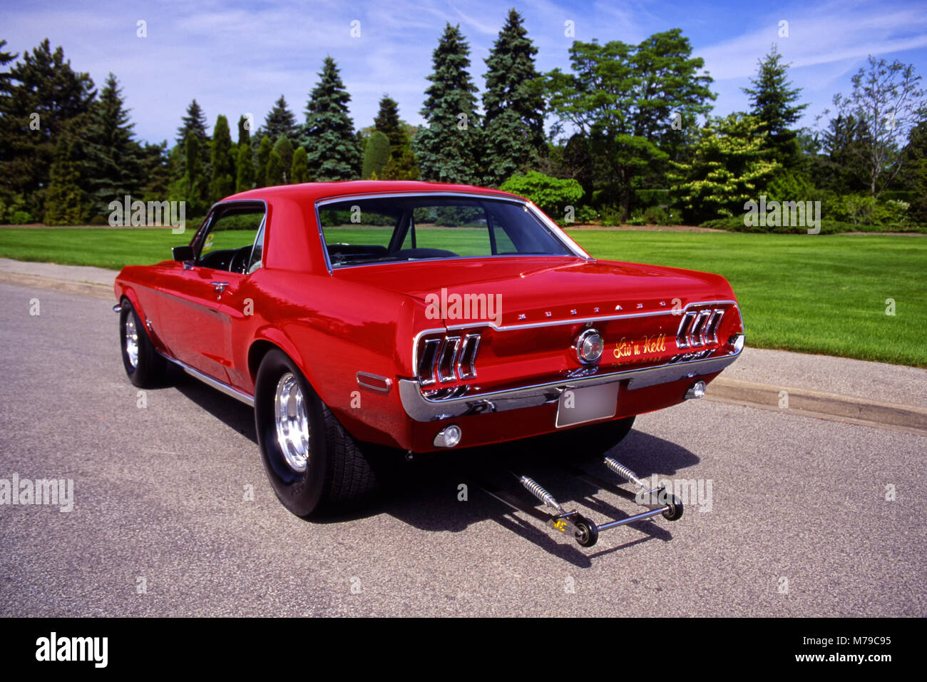 1968 Ford Mustang avec roues wheelie Banque D'Images