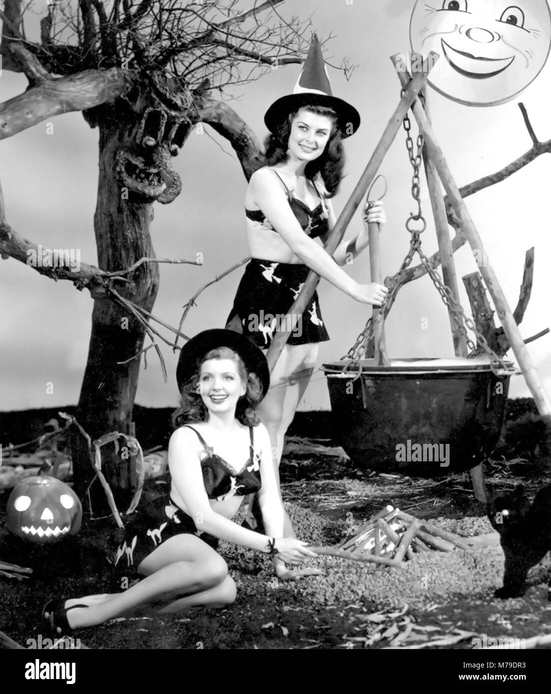 Hollywood Halloween 1950 pinups Banque D'Images