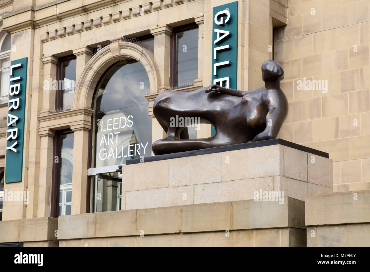 Leeds Art Gallery et de la bibliothèque à Leeds, Royaume-Uni. Le bâtiment se dresse sur Headrow. Banque D'Images