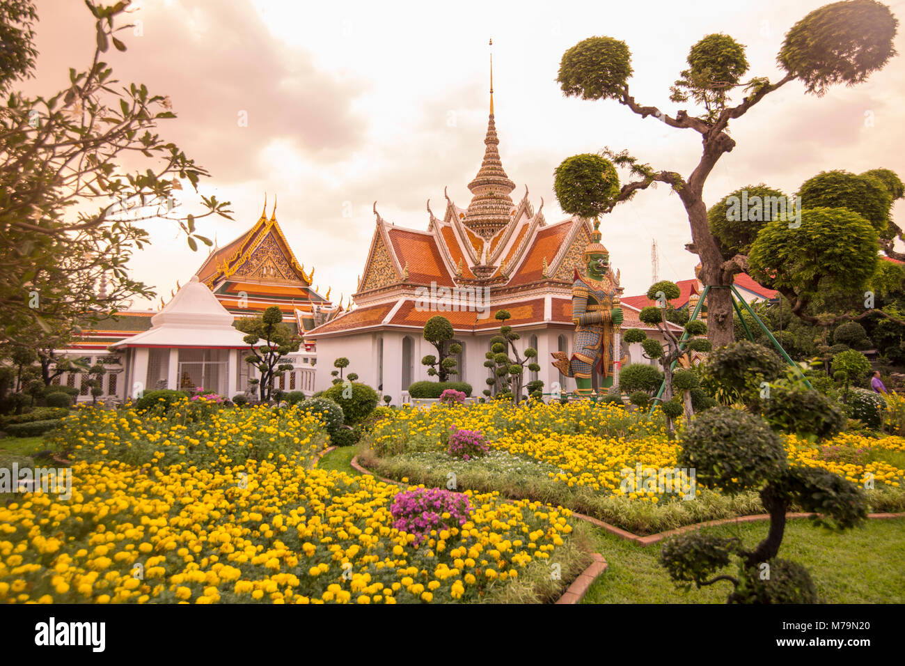 Le Wat Arun dans Wang Lang dans Thonburi dans la ville de Bangkok en Thaïlande. Thaïlande, Bangkok, novembre, 2017 Banque D'Images