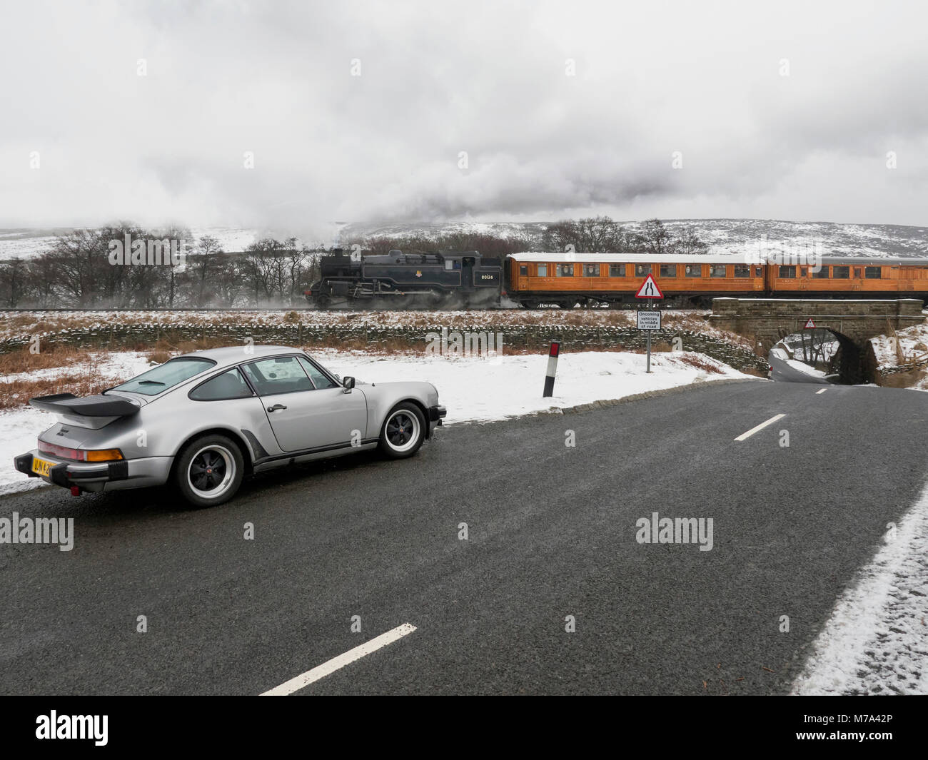 1979 Porsche 911 Turbo sur une route à Goathland North Yorkshire UK Banque D'Images