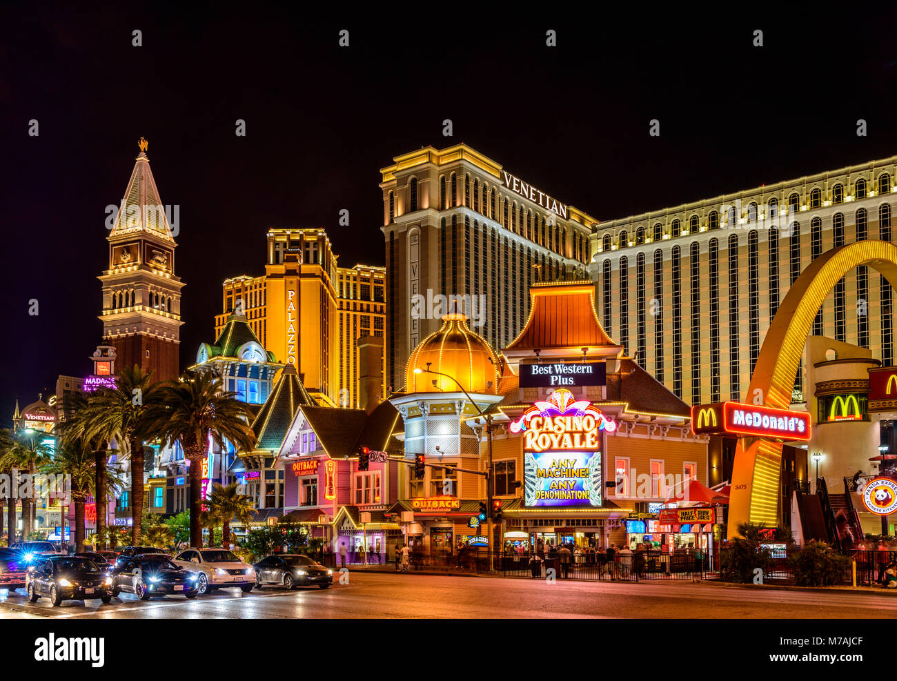 Les USA, Nevada, comté de Clark, Las Vegas, Las Vegas Boulevard, la bande, le Vénitien avec le Campanile et le palais Banque D'Images