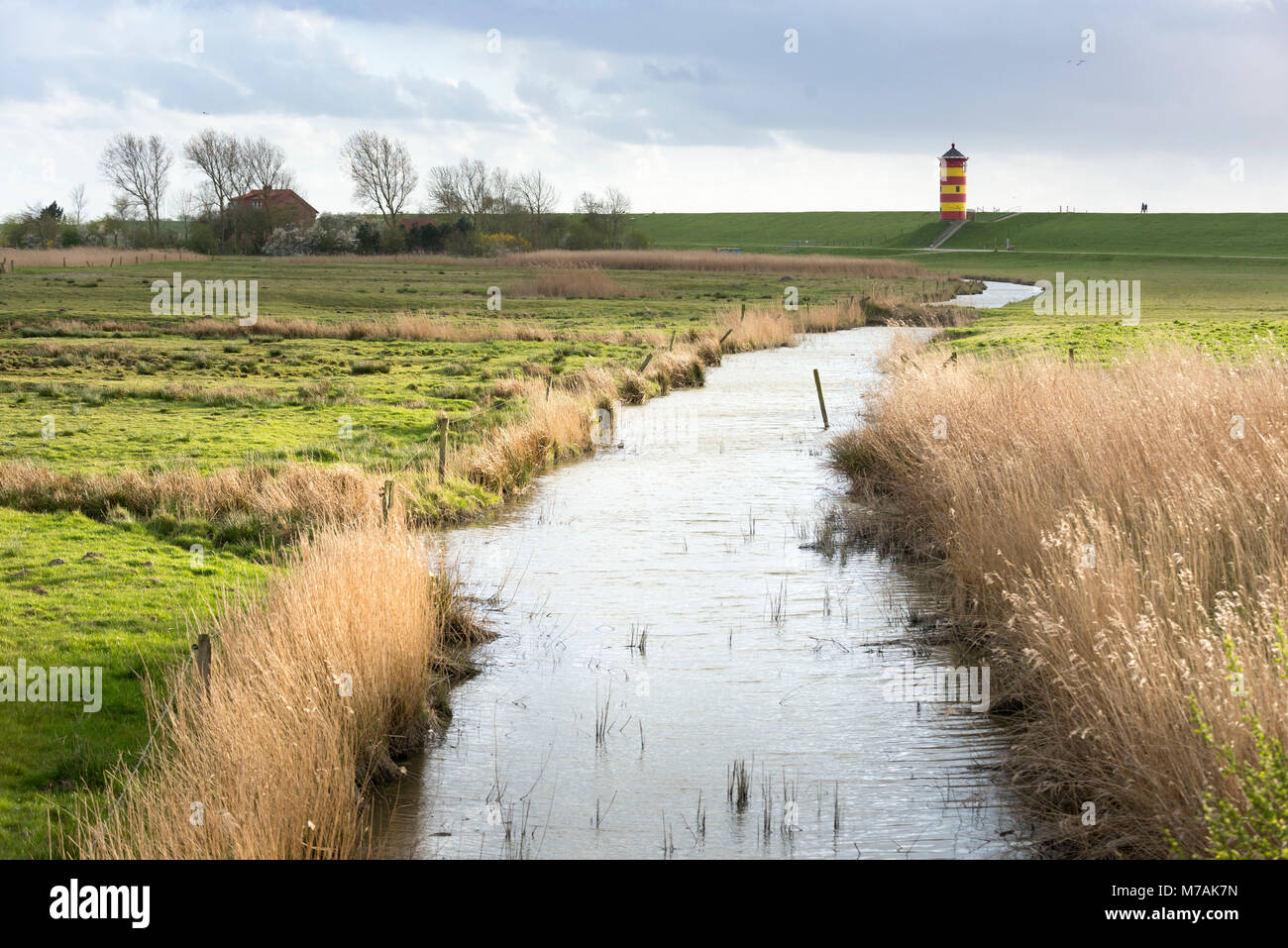 Allemagne, BasseSaxe, Frise Orientale, Norden, le phare de Pilsum
