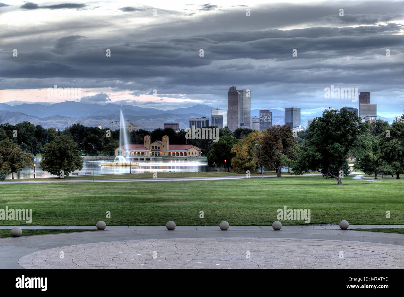 Une dynamique élevée, ou HDR, vue de Denver, Colorado à l'aube Banque D'Images