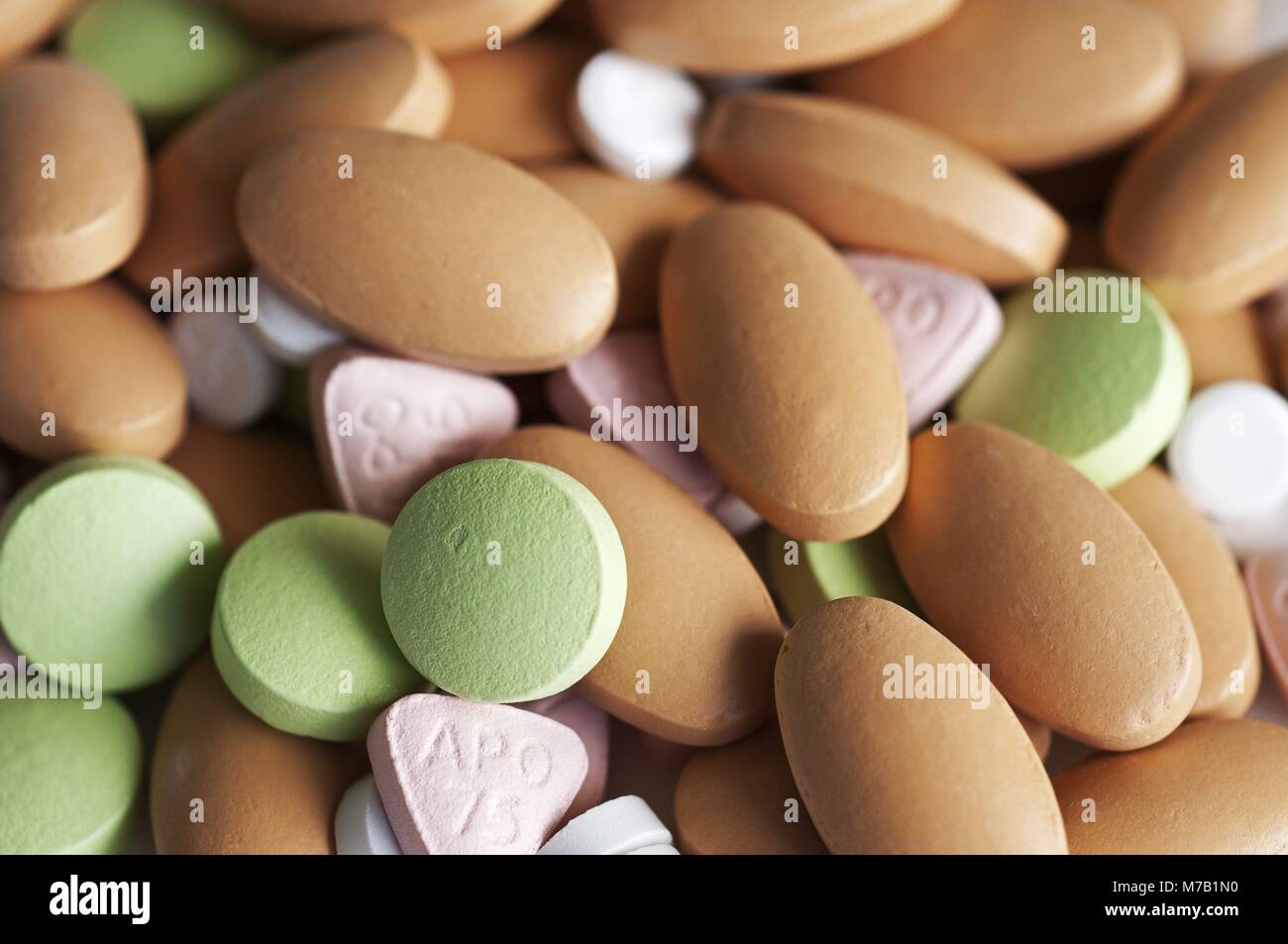 Vancouver, Colombie-Britannique, Canada. 07Th Mar, 2011. Un portrait d'assortiments de pilules ; compléments alimentaires et les produits pharmaceutiques. (Crédit Image : © Bayne Stanley/ZUMApress.com) Banque D'Images