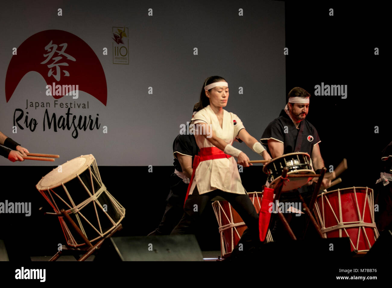 Rio de Janeiro, Brésil. Mar 10, 2018. Pour la première fois, la ville de Rio de Janeiro accueille le Festival Matsuri Japon Rio, un événement de la culture japonaise qui a lieu dans plusieurs villes du pays, principalement dans les États de São Paulo et de Paraná, tenue au Riocentro à Rio de Janeiro, RJ. Dans la photo : Présentation de l'indice Nikkei de Taiko River Crédit : André Horta/FotoArena/Alamy Live News Banque D'Images