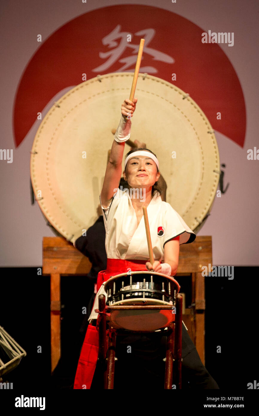 Rio de Janeiro, Brésil. Mar 10, 2018. Pour la première fois, la ville de Rio de Janeiro accueille le Festival Matsuri Japon Rio, un événement de la culture japonaise qui a lieu dans plusieurs villes du pays, principalement dans les États de São Paulo et de Paraná, tenue au Riocentro à Rio de Janeiro, RJ. Dans la photo : Présentation de l'indice Nikkei de Taiko River Crédit : André Horta/FotoArena/Alamy Live News Banque D'Images
