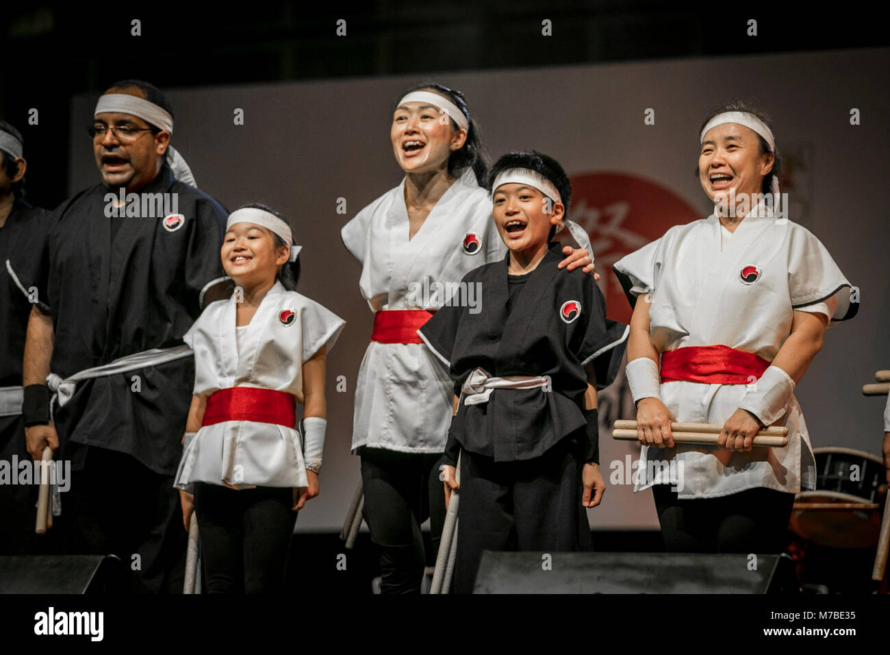 Rio de Janeiro, Brésil. Mar 10, 2018. Pour la première fois, la ville de Rio de Janeiro accueille le Festival Matsuri Japon Rio, un événement de la culture japonaise qui a lieu dans plusieurs villes du pays, principalement dans les États de São Paulo et de Paraná, tenue au Riocentro à Rio de Janeiro, RJ. Dans la photo : Présentation de l'indice Nikkei de Taiko River Crédit : André Horta/FotoArena/Alamy Live News Banque D'Images