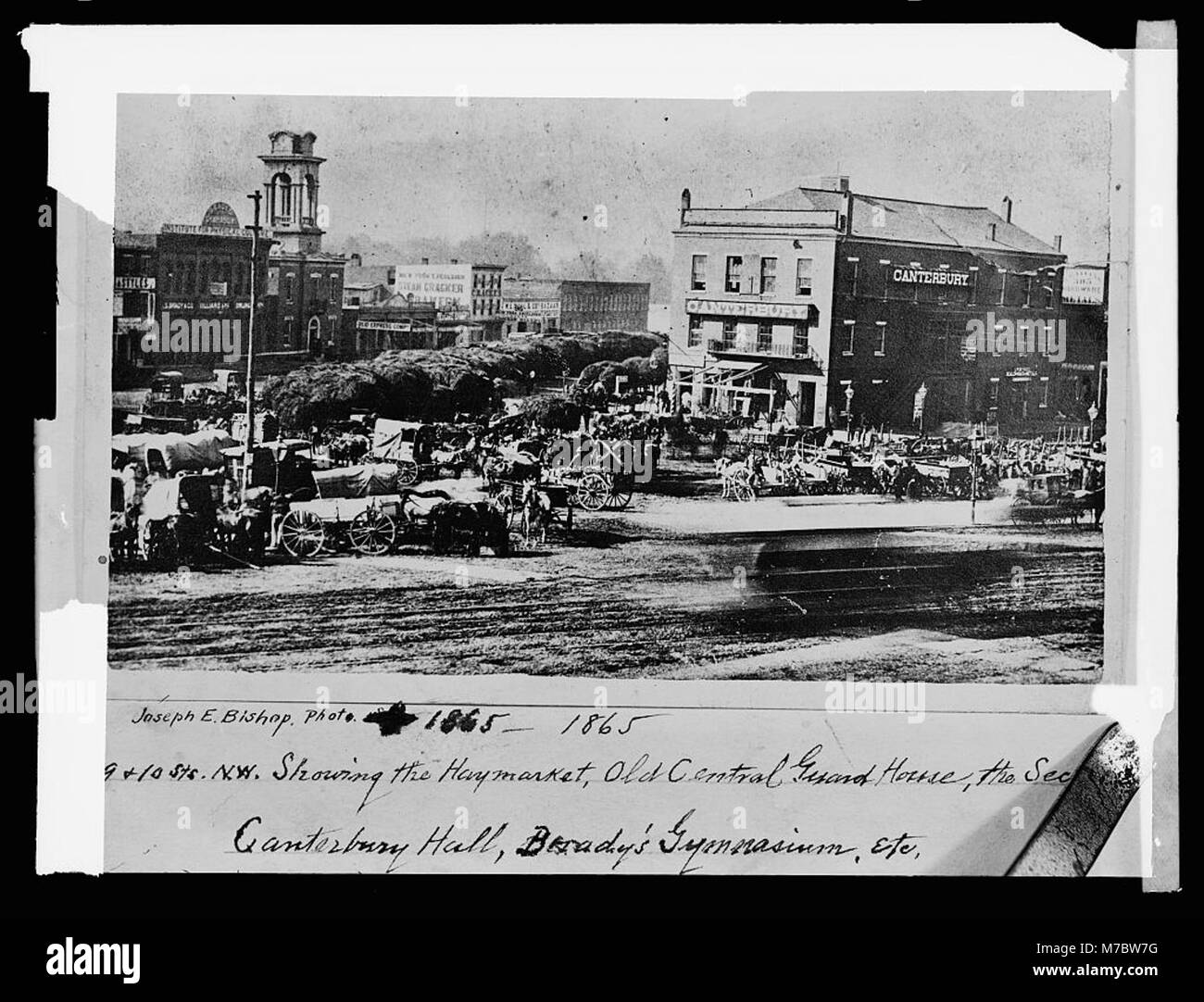 Une vue historique des 9e et 10e rues de Washington, DC, avec des monuments tels que le Haymarket, Old Central Guard House, et Brady's Gymnasium. Banque D'Images