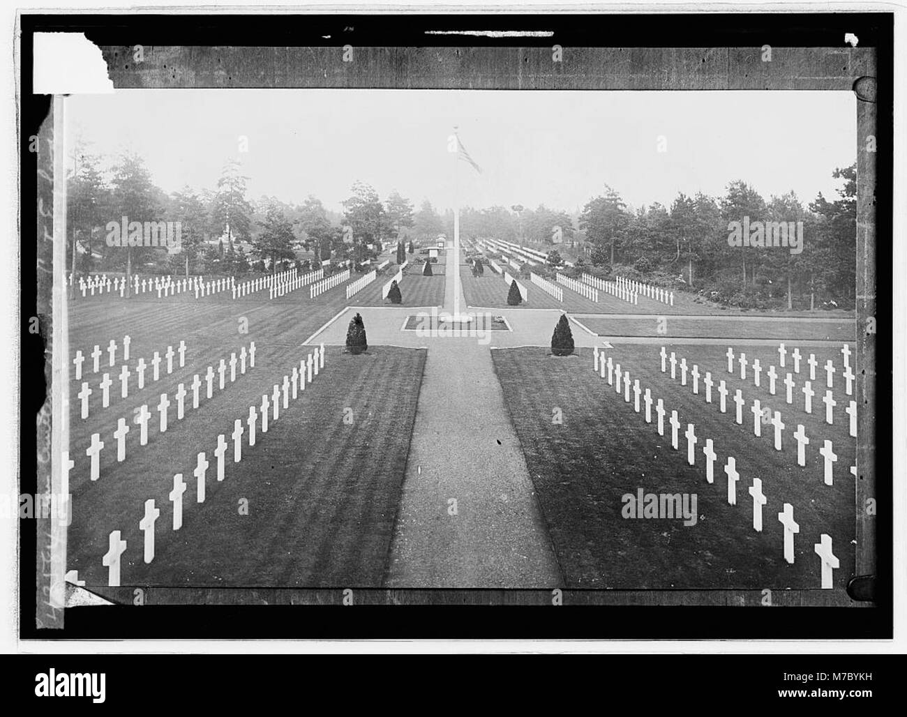 Photographie d'un cimetière américain dans un comté anglais, commémorant probablement les soldats américains morts pendant la première Guerre mondiale ou la seconde Guerre mondiale. Le cimetière sert de mémorial aux sacrifices consentis par les militaires américains à l'étranger. Banque D'Images