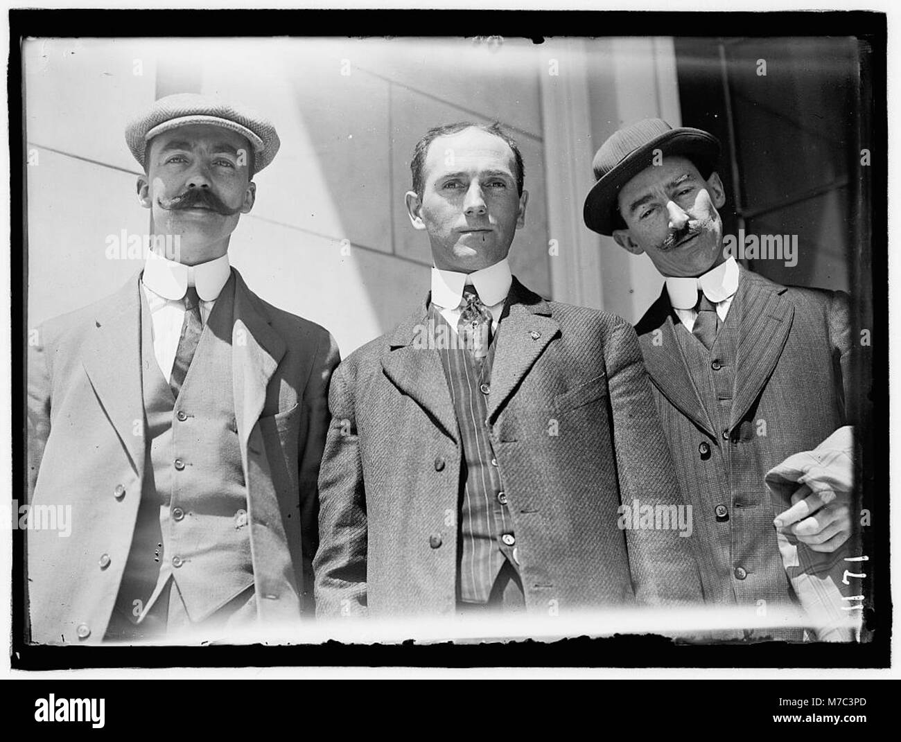 Cette image montre F. dent Ray, un steward à bord du RMS Titanic. Le Titanic était l'un des navires à passagers les plus célèbres du début du XXe siècle, connu pour son naufrage tragique en 1912. Banque D'Images