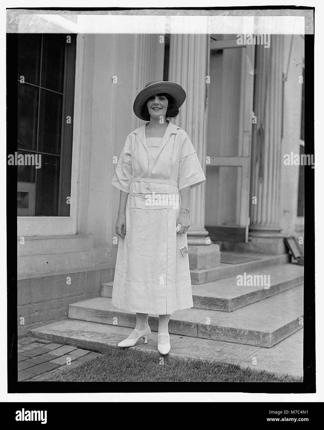Photographie historique de Grace Gloria Ahr, prise le 25 mai 1923, capturant un moment important de sa vie au début du XXe siècle. Banque D'Images