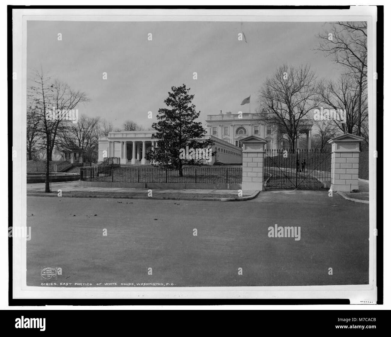Le Portique est de la Maison Blanche à Washington, DC est un élément important de la résidence exécutive. Il sert d'entrée cérémonielle pour des événements importants et a une signification historique dans la politique américaine. Banque D'Images Le Portique est de la Maison Blanche à Washington, DC est un élément important de la résidence exécutive. Il sert d'entrée cérémonielle pour des événements importants et a une signification historique dans la politique américaine. Banque D'Images