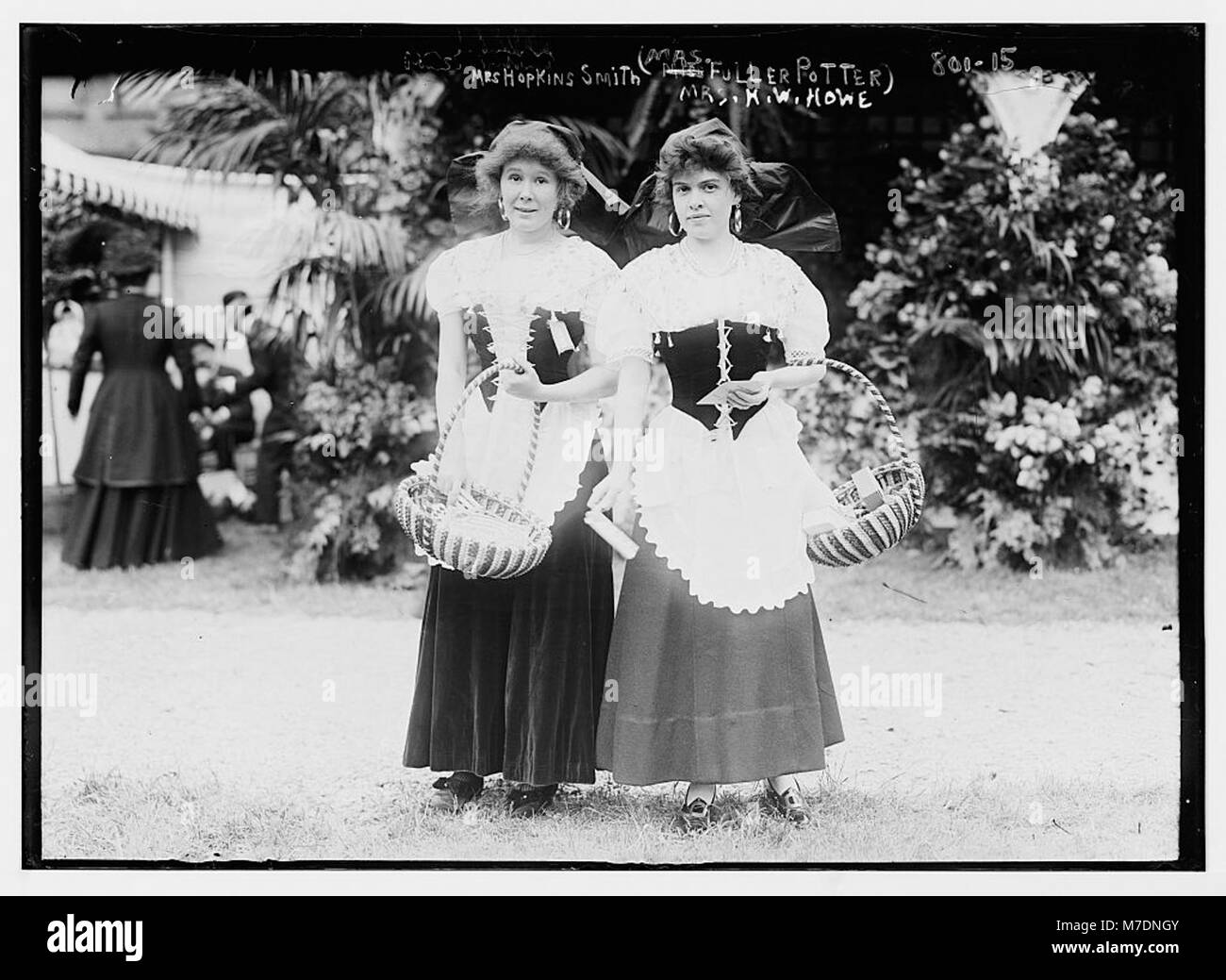Une photographie de MM. Hopkins Smith, Fuller Potter et H.W. Howe à la foire de Hope Farm, reflétant les activités sociales et culturelles de l'époque. Banque D'Images