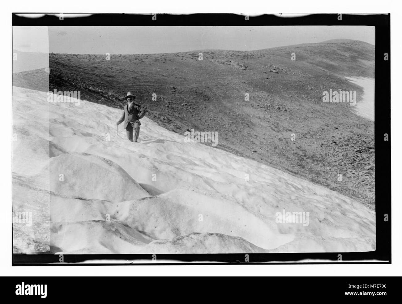 Une vue panoramique sur le mont Hermon, situé dans la région frontalière de la Syrie, du Liban et d'Israël, réputé pour sa hauteur et son importance historique au moyen-Orient. Banque D'Images