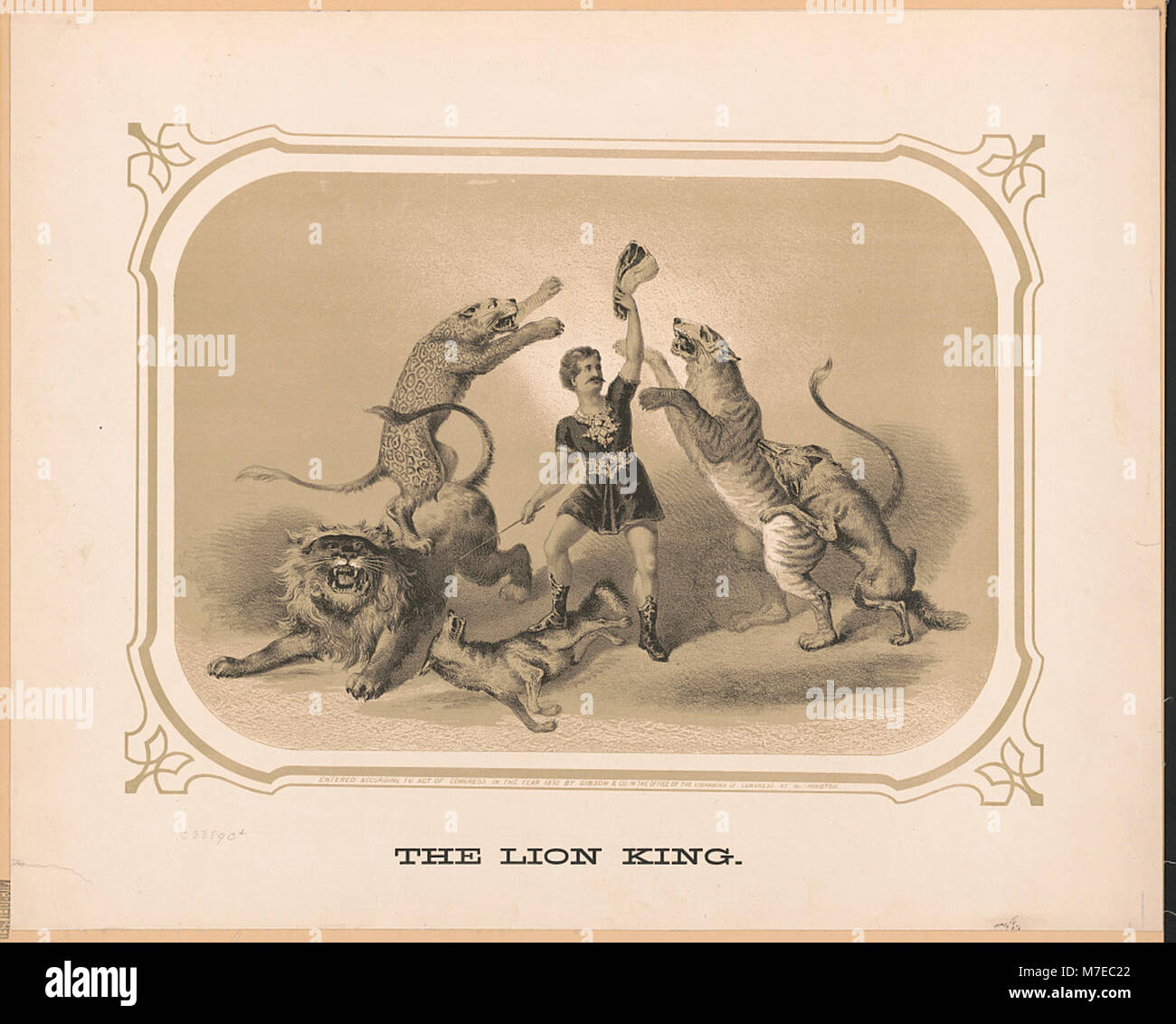 Cette image est liée au Roi Lion, une comédie musicale célèbre qui est devenue une production emblématique dans le monde entier. Il présente des personnages, des costumes et des décorations de scène qui font partie intégrante de la performance de ce spectacle de Broadway. Banque D'Images