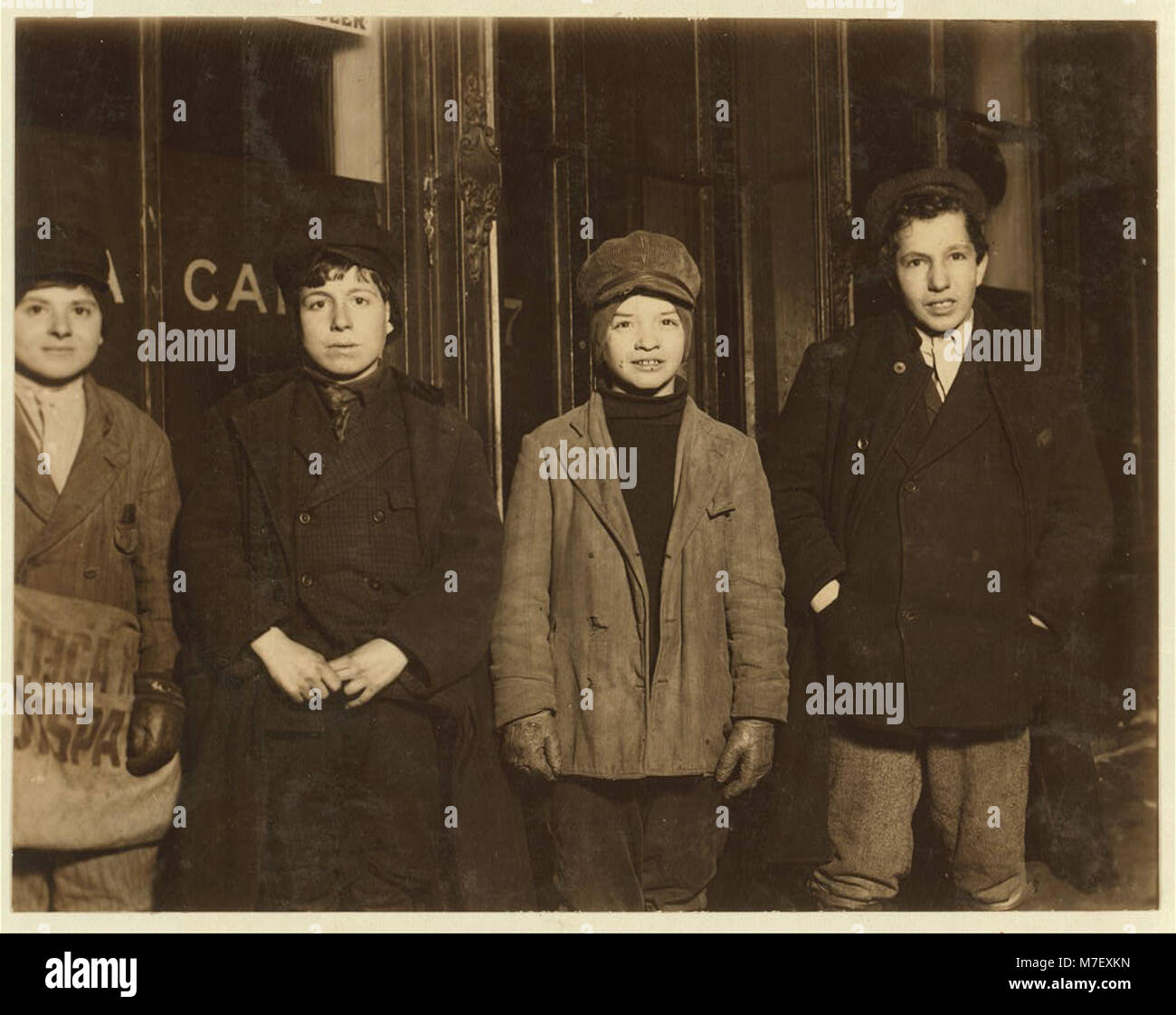 Vendu à 8-30 heures de gauche à droite- Lolara Pasquale, 13 ans, 147 Guallilo Ercola Jay St., 13 ans, 1-2 53 Park Avenue. Jerry Paciello, 12 ans, 410, rue Catherine Frank Graciana, 13 ans, LOC CLB.03435 Banque D'Images