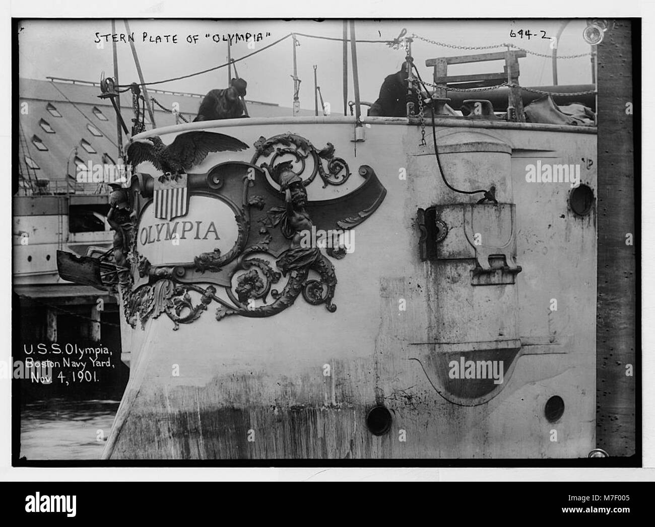 Une photographie de la plaque arrière de l'U.S.S. Olympia au Boston Navy Yard, documentant l'importance historique du navire dans l'histoire navale américaine. Banque D'Images