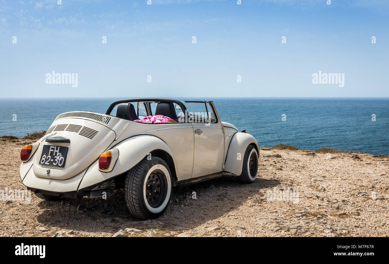 SAGRES, PORTUGAL - 26 août 2016 : Classic cabrio location au cap Saint Vincent au Portugal Banque D'Images
