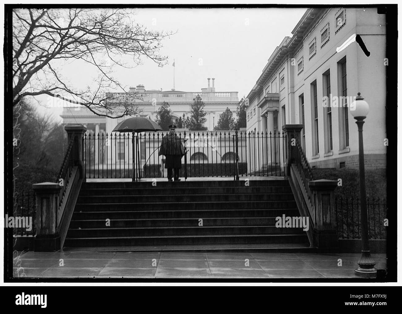 Une photographie de la porte de la Maison Blanche, capturée comme une caractéristique architecturale importante de la résidence présidentielle à Washington, DC Banque D'Images Une photographie de la porte de la Maison Blanche, capturée comme une caractéristique architecturale importante de la résidence présidentielle à Washington, DC Banque D'Images
