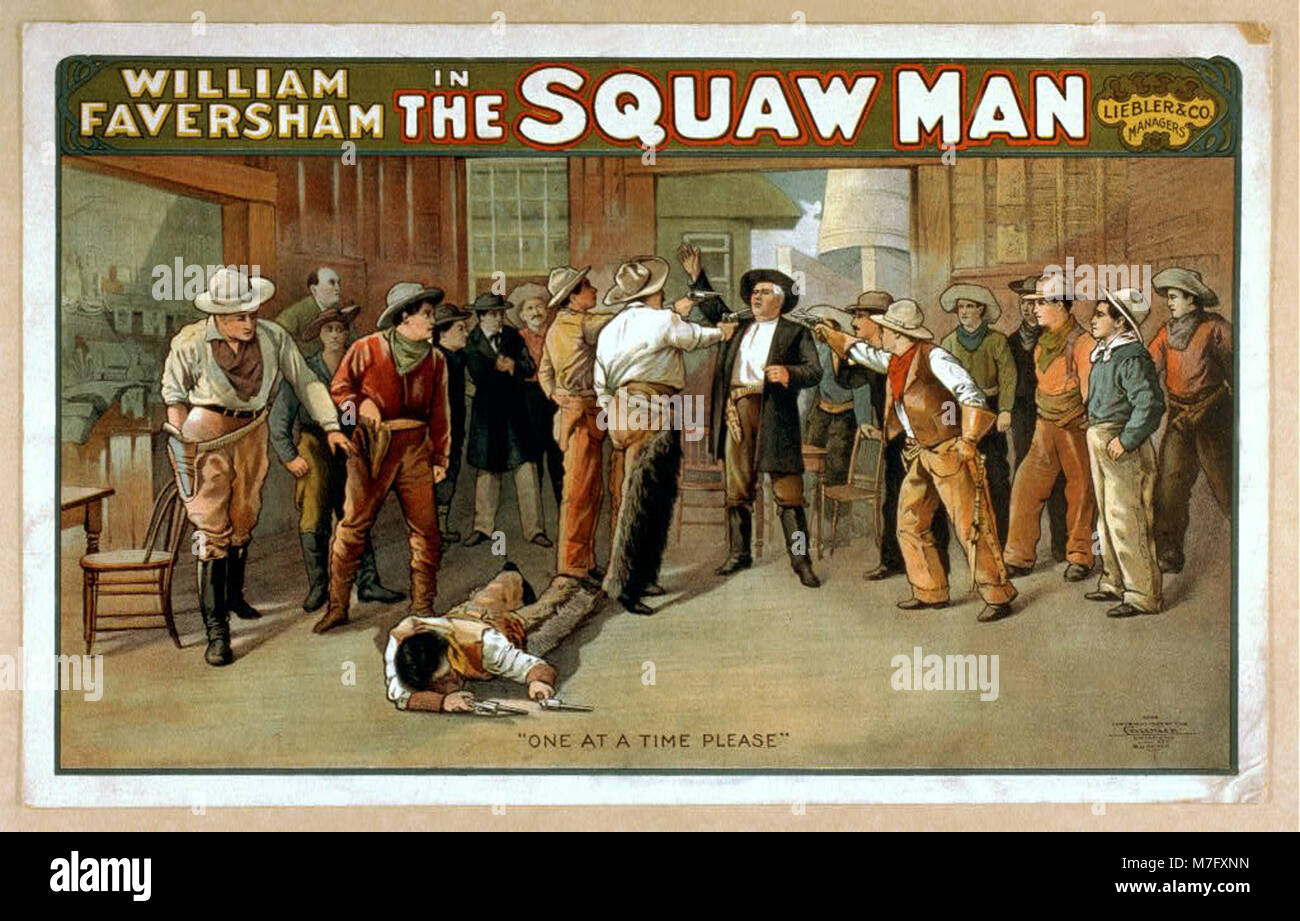 Cette image représente l'acteur William Faversham dans une scène de la pièce *The Squaw Man*. La production est remarquable pour son importance culturelle et son impact sur le théâtre américain. Banque D'Images