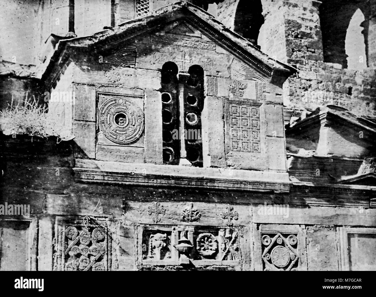 Une photographie détaillée de Joseph-Philibert Girault de Prangey montrant la cathédrale d'Athènes, mettant l'accent sur les éléments architecturaux et la signification historique. Banque D'Images