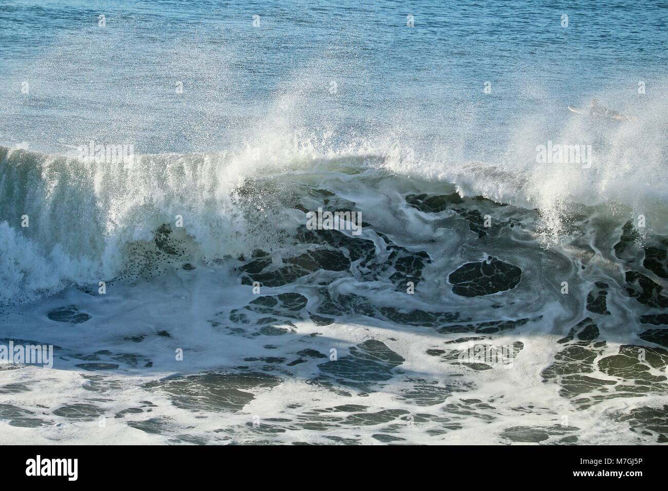 L'éolien offshore la création d'ondes spray Banque D'Images